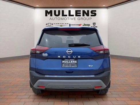Used 2022 Nissan Rogue SV FWD image 6