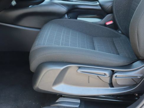 Certified 2026 Honda HR-V LX image 10