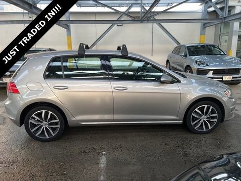Used 2016 Volkswagen Golf SE image 4