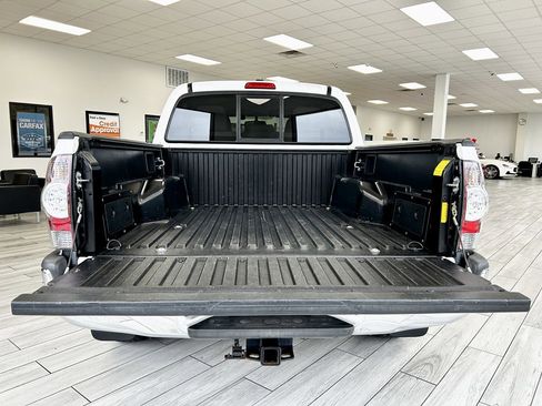 Used 2012 Toyota Tacoma PreRunner image 9