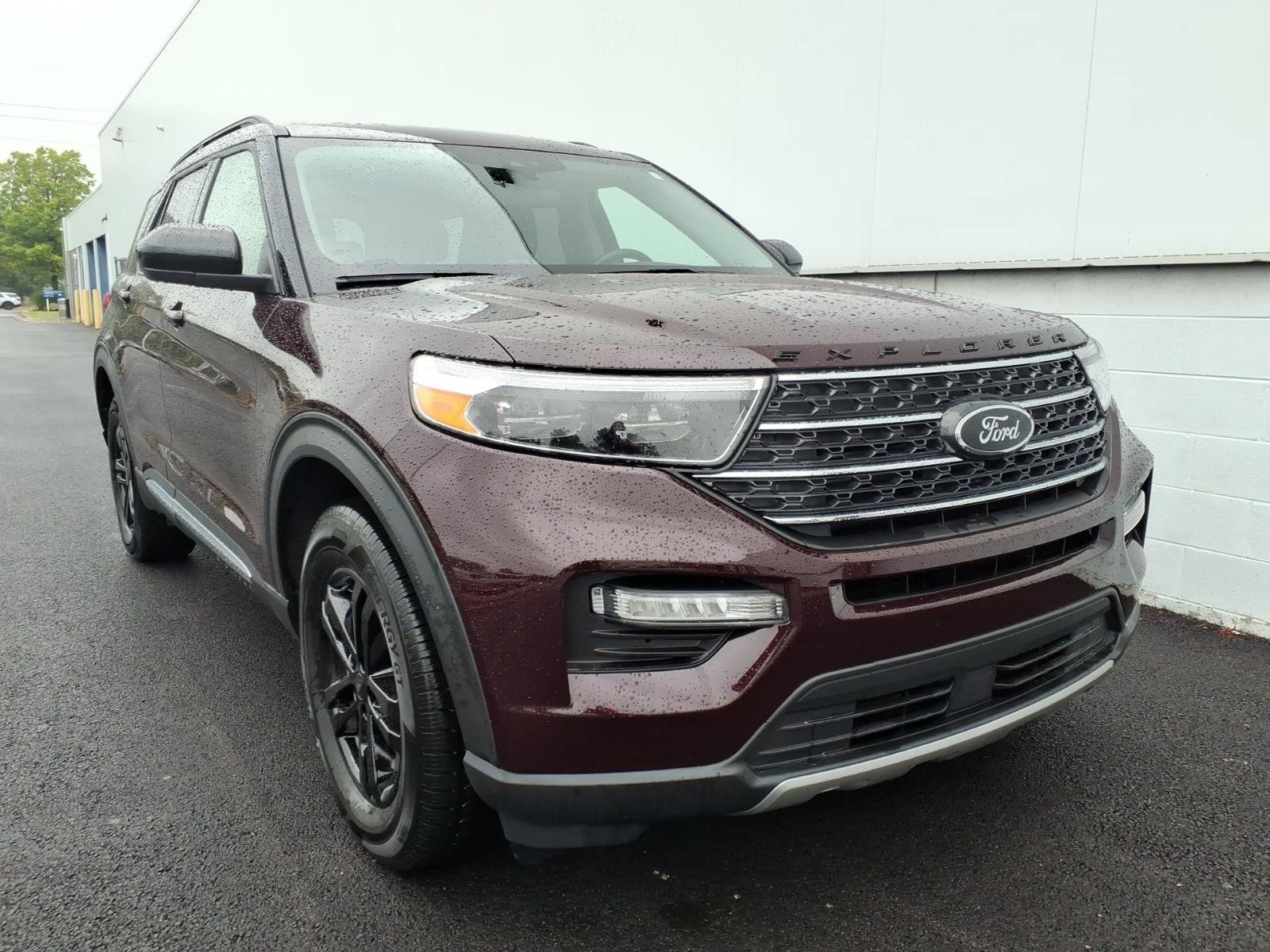 Used 2023 Ford Explorer XLT w/ Equipment Group 202A AWD/4WD image 1