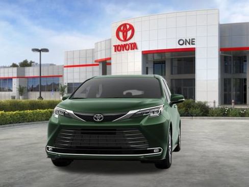 New 2026 Toyota Sienna Limited image 19