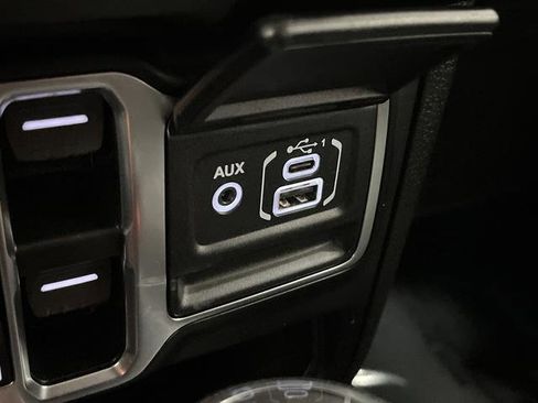 Used 2024 Jeep Gladiator Sport image 22