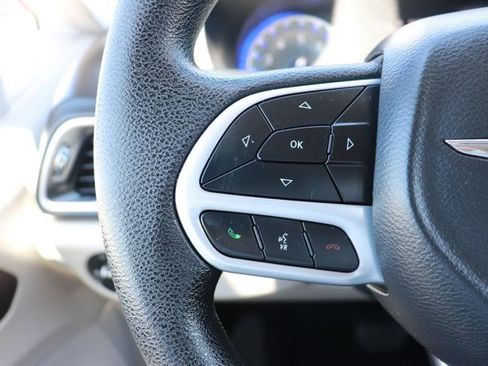 Used 2020 Chrysler Voyager L FWD image 19
