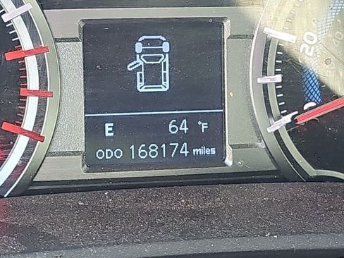 Used 2017 Toyota 4Runner SR5 image 2