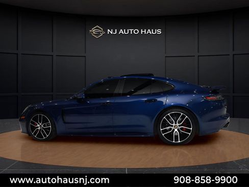 Used 2021 Porsche Panamera GTS w/ Premium Package image 5