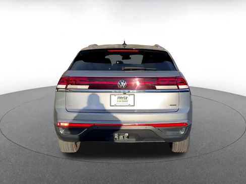 Used 2025 Volkswagen Atlas Cross Sport SE image 12