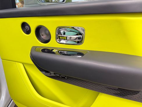 Used 2025 Rolls-Royce Cullinan Black Badge image 39