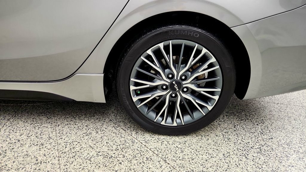 Used 2024 Kia Forte GT-Line w/ GT-Line Premium Package FWD image 9