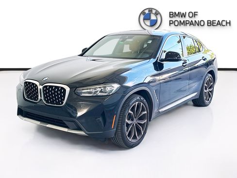 Used 2023 BMW X4 xDrive30i w/ Premium Package AWD/4WD image 3