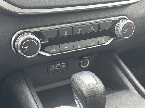 Used 2022 Nissan Altima 2.5 SV image 18