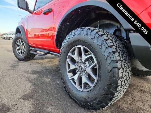 Used 2024 Ford Bronco Badlands image 14
