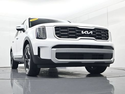 Certified 2024 Kia Telluride S w/ S Sunroof Package AWD/4WD image 41