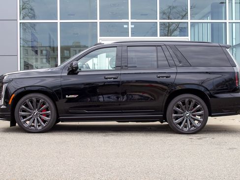Used 2025 Cadillac Escalade V AWD/4WD image 7