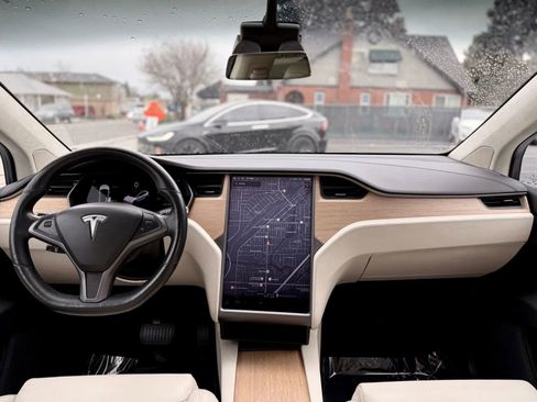 Used 2018 Tesla Model X 100D image 9