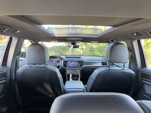 Used 2021 Volkswagen Atlas Cross Sport SEL image 28