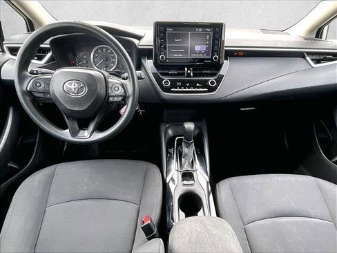 Used 2022 Toyota Corolla LE image 16