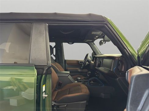 Used 2022 Ford Bronco Outer Banks image 18