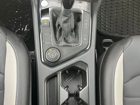 Certified 2025 Volkswagen Taos SEL image 13