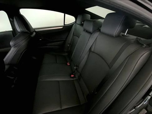 Used 2023 Lexus ES 300h F Sport FWD image 12