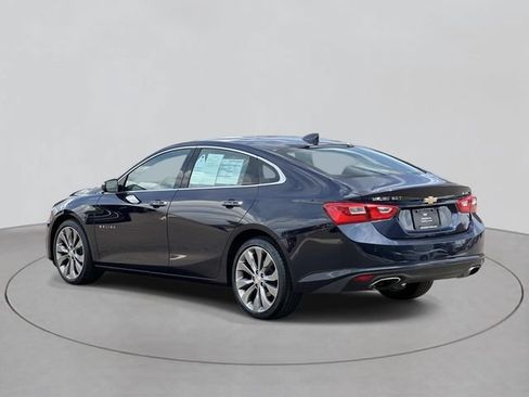 Used 2018 Chevrolet Malibu Premier w/ Premier Sun and Wheel Package FWD image 3