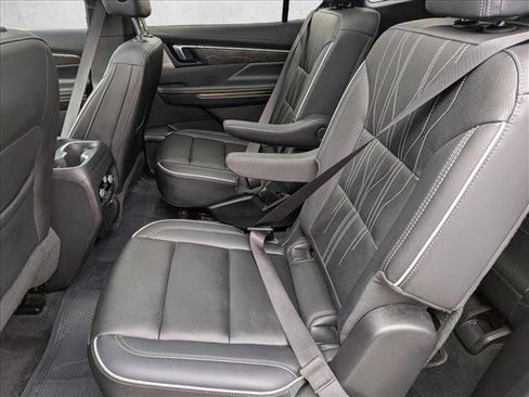 Used 2025 Buick Enclave Avenir w/ Super Cruise Package image 18