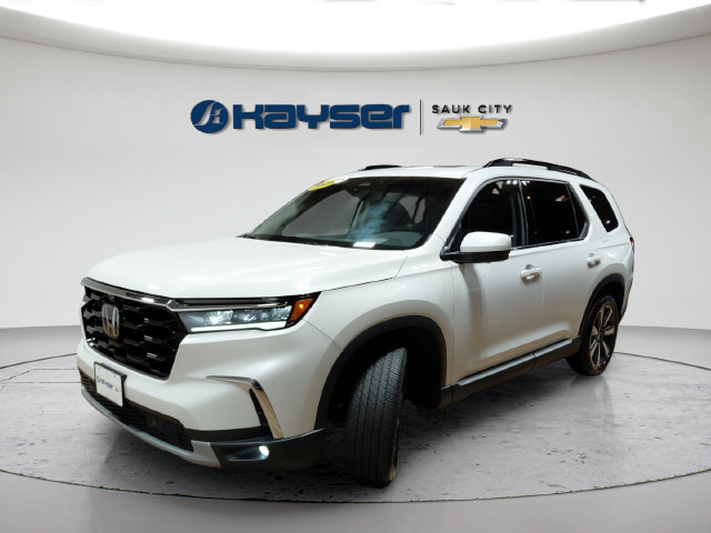 Used 2025 Honda Pilot Elite image 3