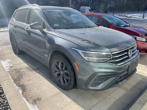 Certified 2022 Volkswagen Tiguan SE w/ Panoramic Sunroof Package image 6