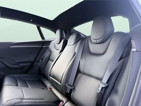 Used 2022 Tesla Model S image 38