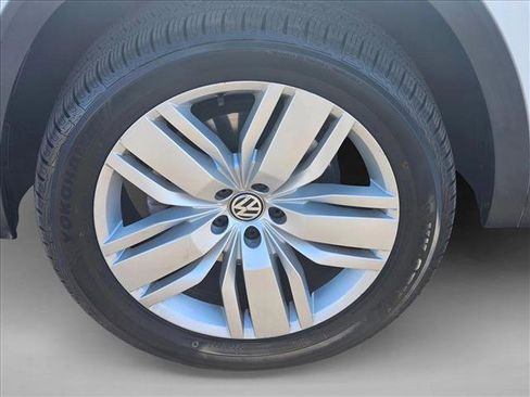 Used 2019 Volkswagen Atlas SE w/ Panoramic Sunroof Package image 25
