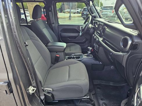 Used 2023 Jeep Gladiator Sport AWD/4WD image 27