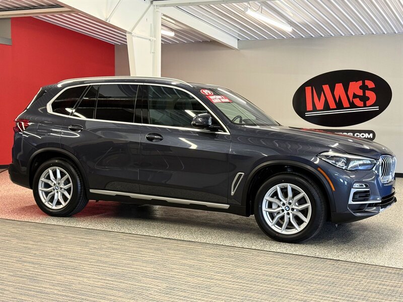 Used 2019 BMW X5 xDrive40i w/ Convenience Package AWD/4WD image 1