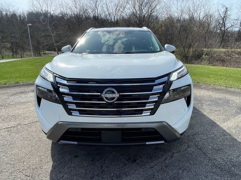 Used 2024 Nissan Rogue SL image 8