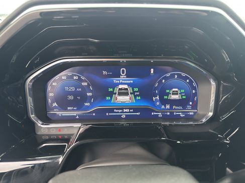 Used 2025 Chevrolet Silverado 1500 LT image 14