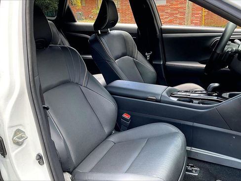 Used 2025 Toyota Crown Signia w/ Advanced Technology Package image 30