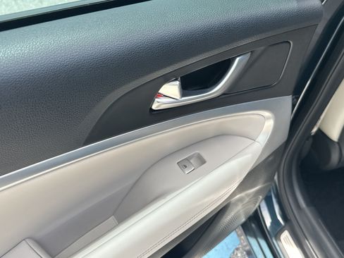 Certified 2023 Genesis G70 2.0T RWD image 13