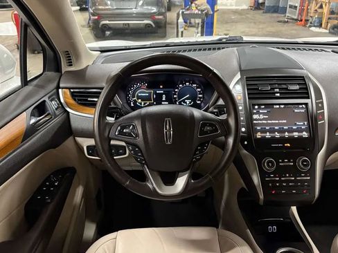Used 2017 Lincoln MKC Select w/ Select Plus Package AWD/4WD image 17