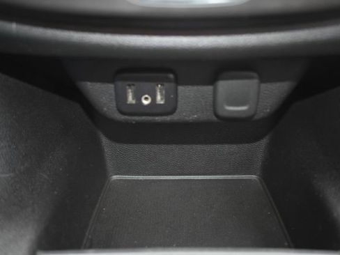 Used 2018 Chevrolet Traverse LT image 32