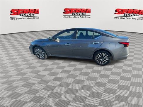 Used 2024 Nissan Altima 2.5 SV image 6