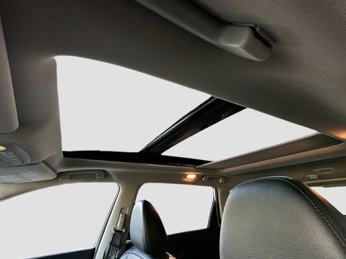 Used 2019 Nissan Rogue SL w/ Premium Package image 22