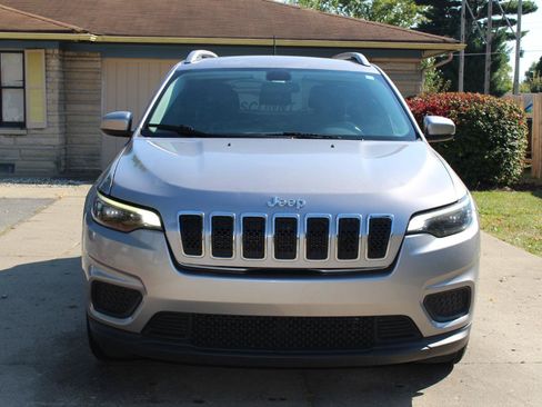 Used 2020 Jeep Cherokee Latitude FWD image 3
