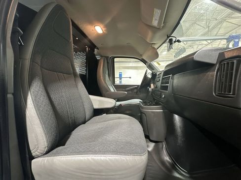 Used 2024 GMC Savana 2500 w/ Driver Convenience Package image 22