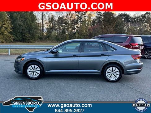 Used 2019 Volkswagen Jetta SE image 3