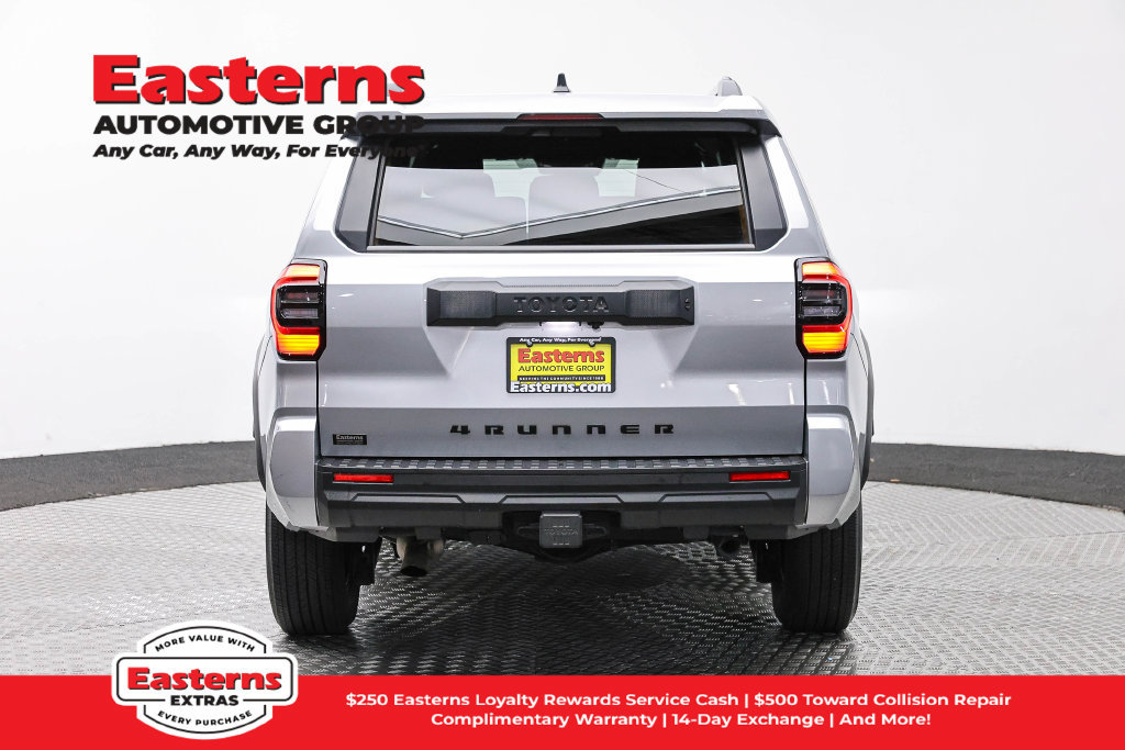 Used 2025 Toyota 4Runner SR5 AWD/4WD image 7