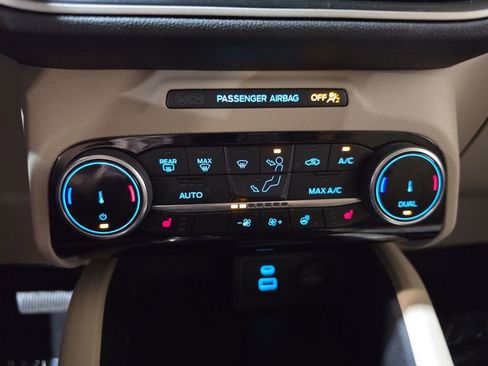 Used 2022 Ford Escape SEL AWD/4WD image 16