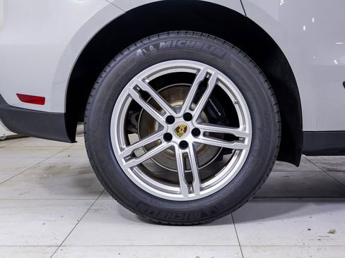 New 2026 Porsche Macan image 24