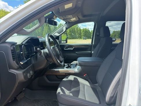 Used 2024 Chevrolet Silverado 2500 LT AWD/4WD image 14