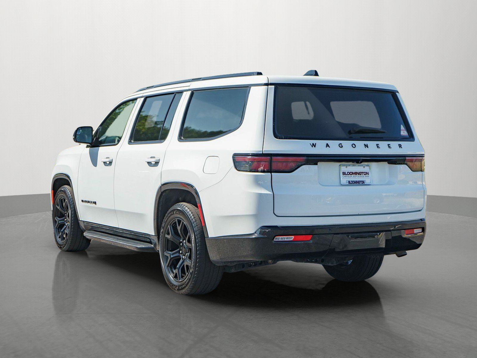 Used 2024 Jeep Wagoneer Series II AWD/4WD image 5