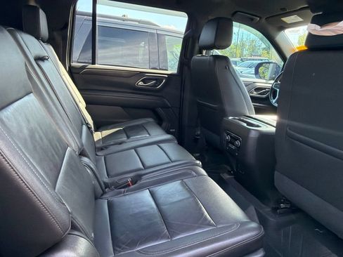 Used 2021 Chevrolet Suburban LT AWD/4WD image 6