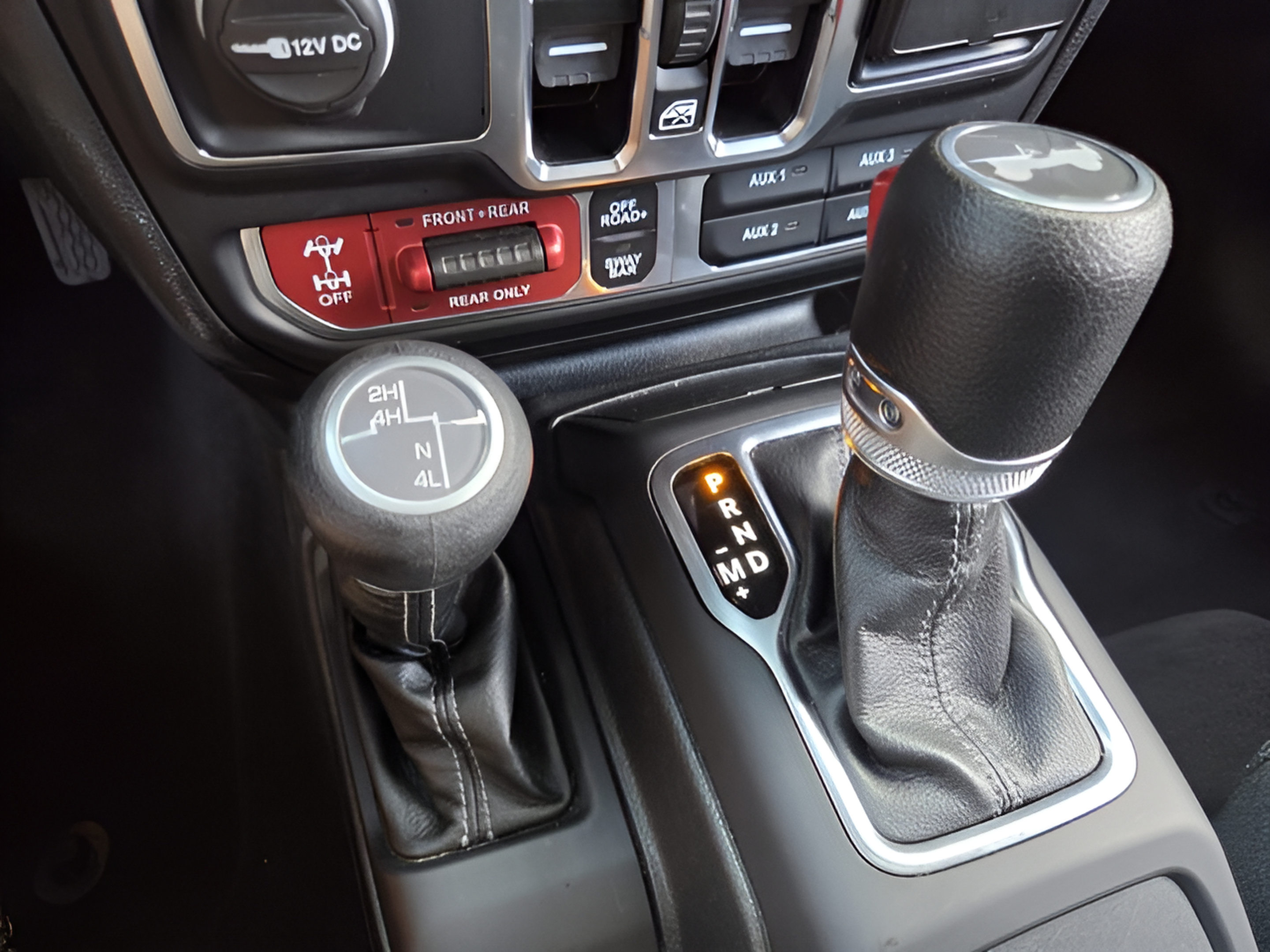 Used 2025 Jeep Wrangler Unlimited Rubicon AWD/4WD image 17